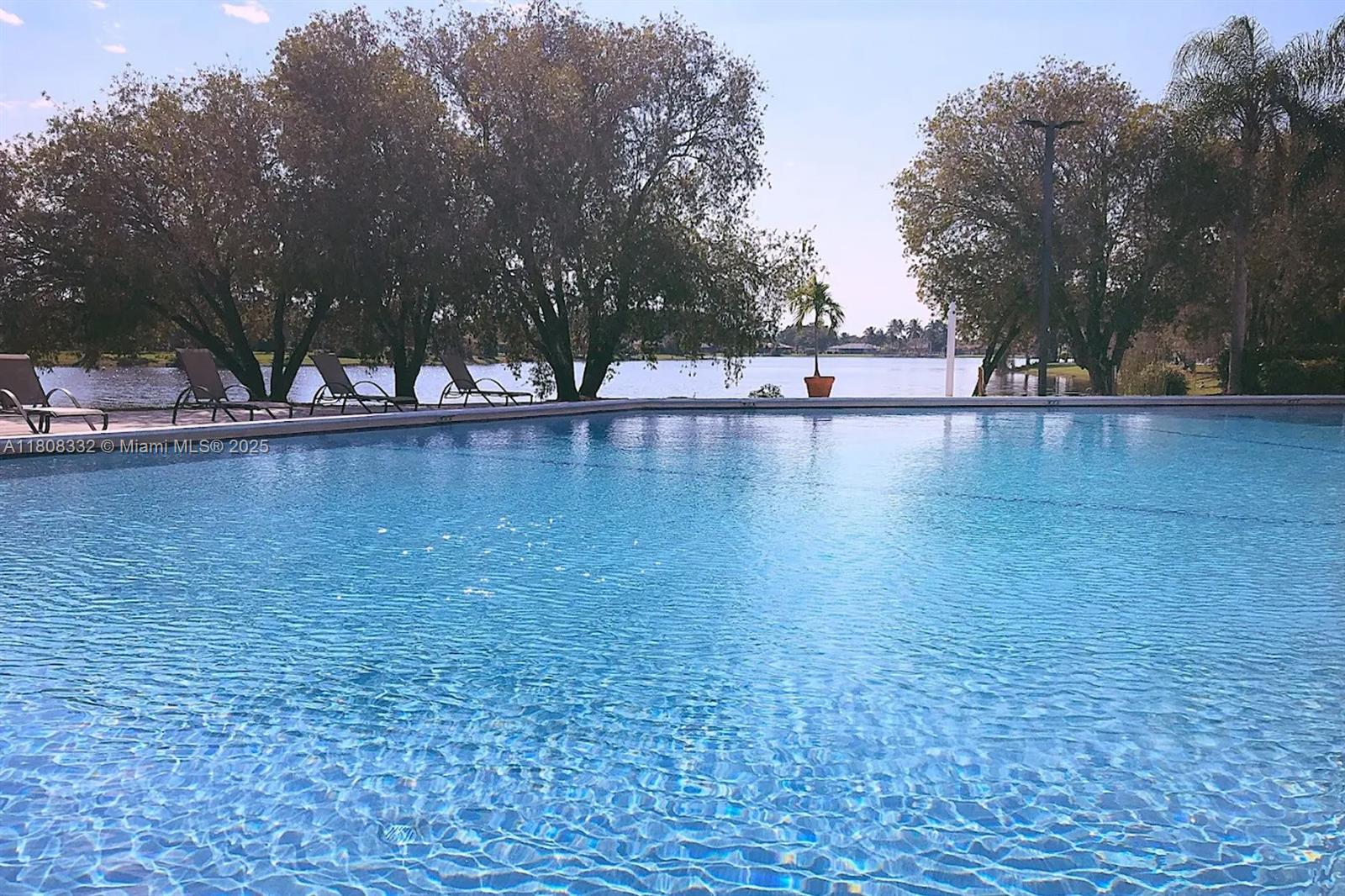 BLDG 5 OF COUNTRY CLUB AP - Residential