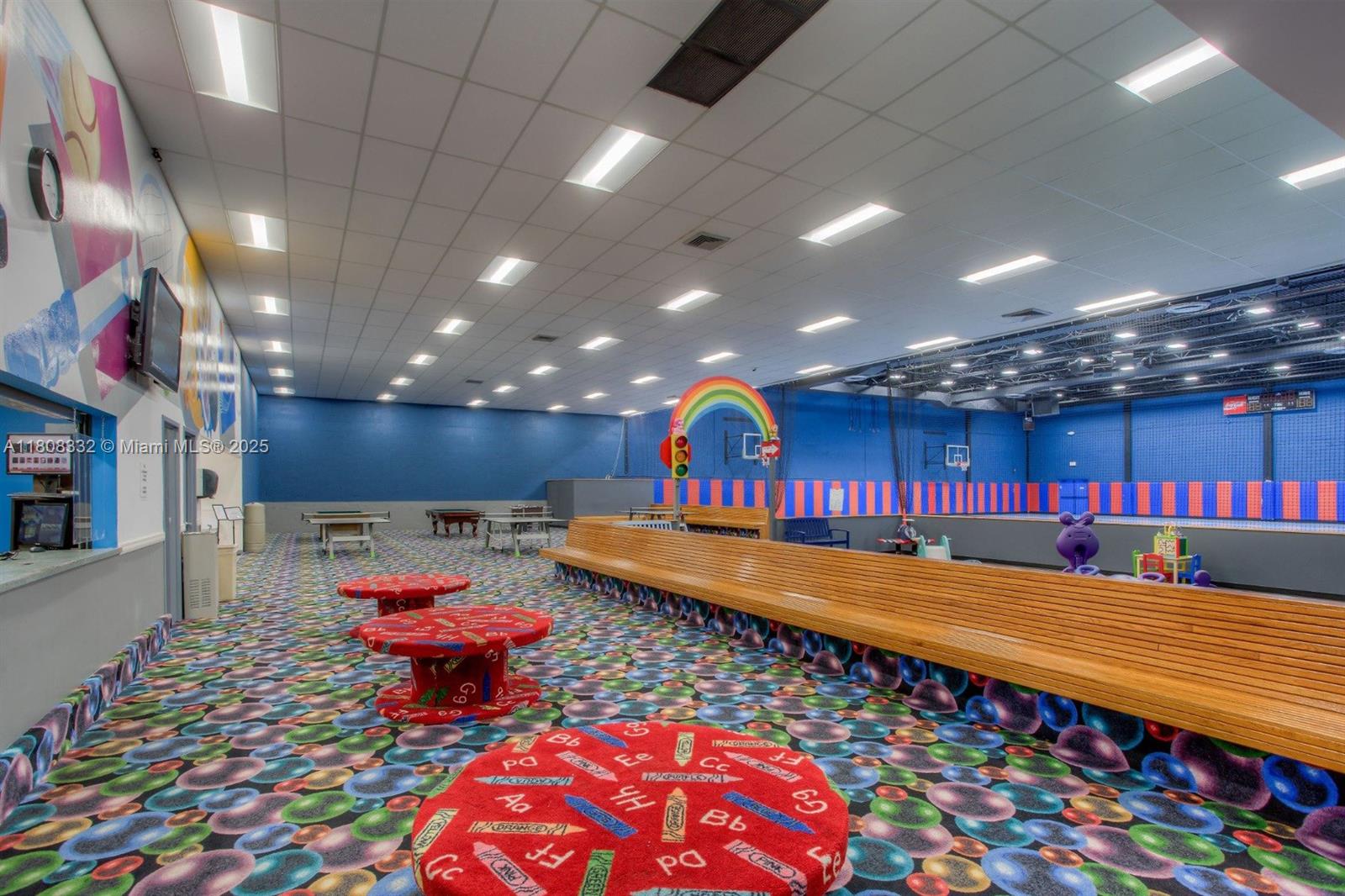 BLDG 5 OF COUNTRY CLUB AP - Residential