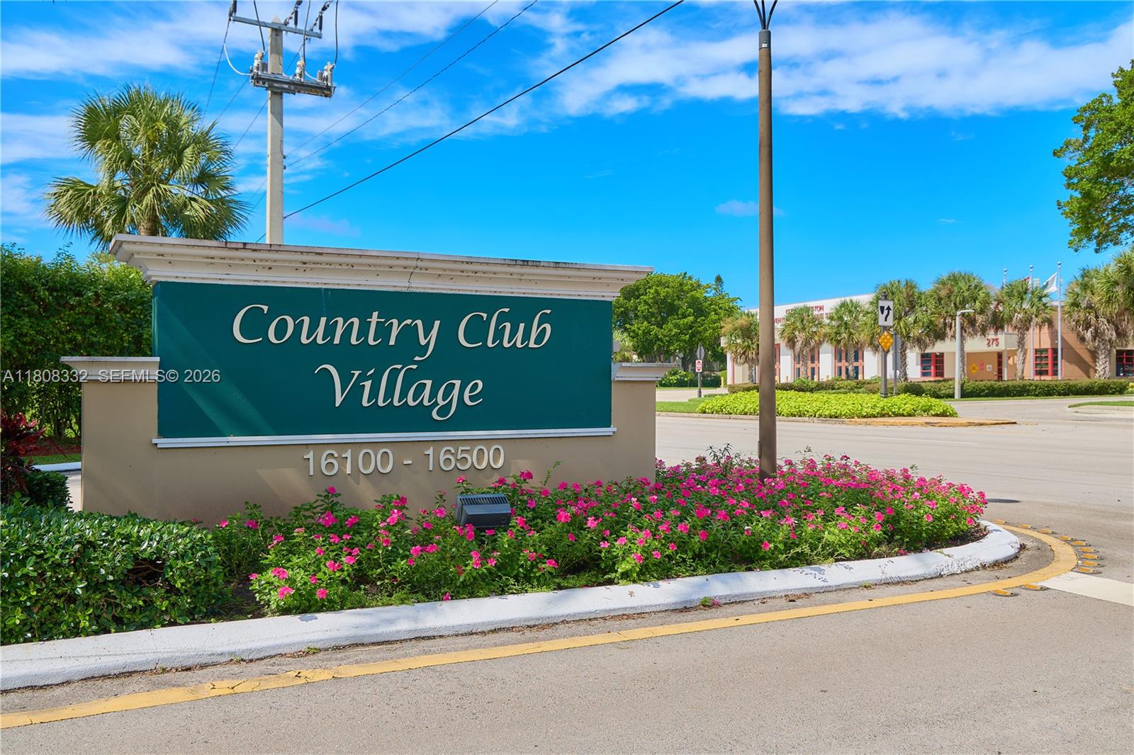 BLDG 5 OF COUNTRY CLUB AP - Residential