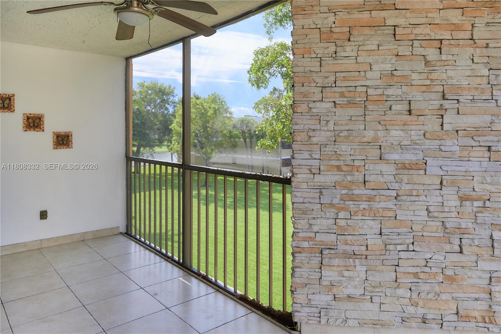 BLDG 5 OF COUNTRY CLUB AP - Residential