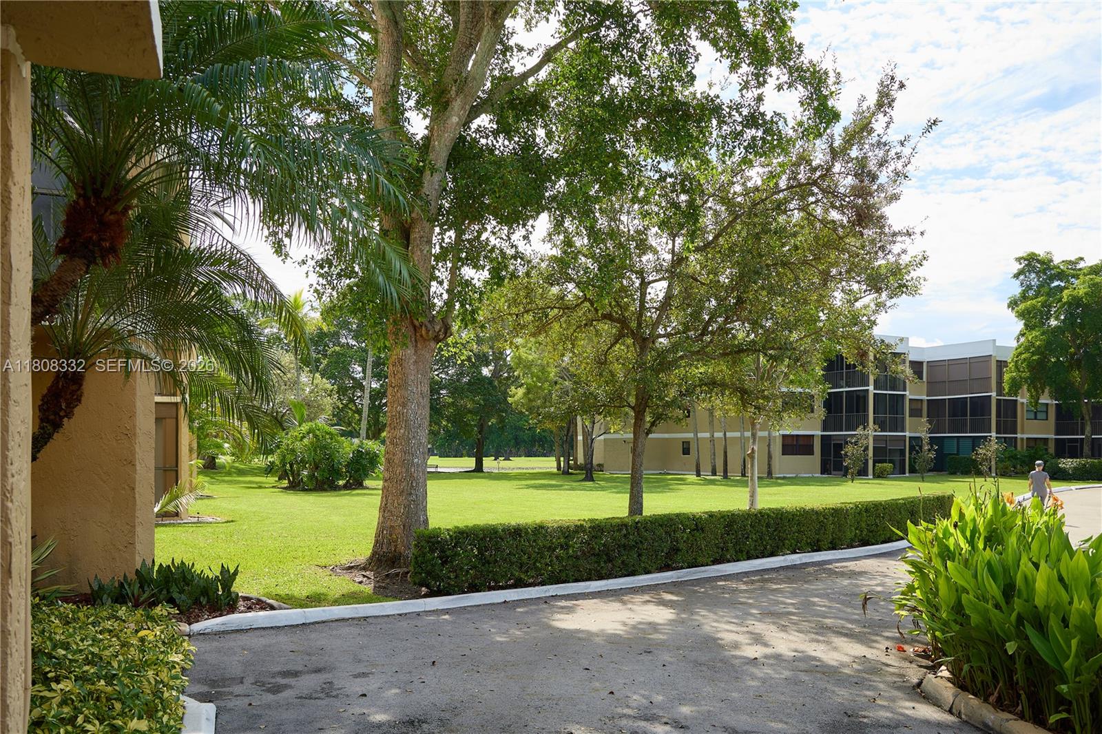 BLDG 5 OF COUNTRY CLUB AP - Residential