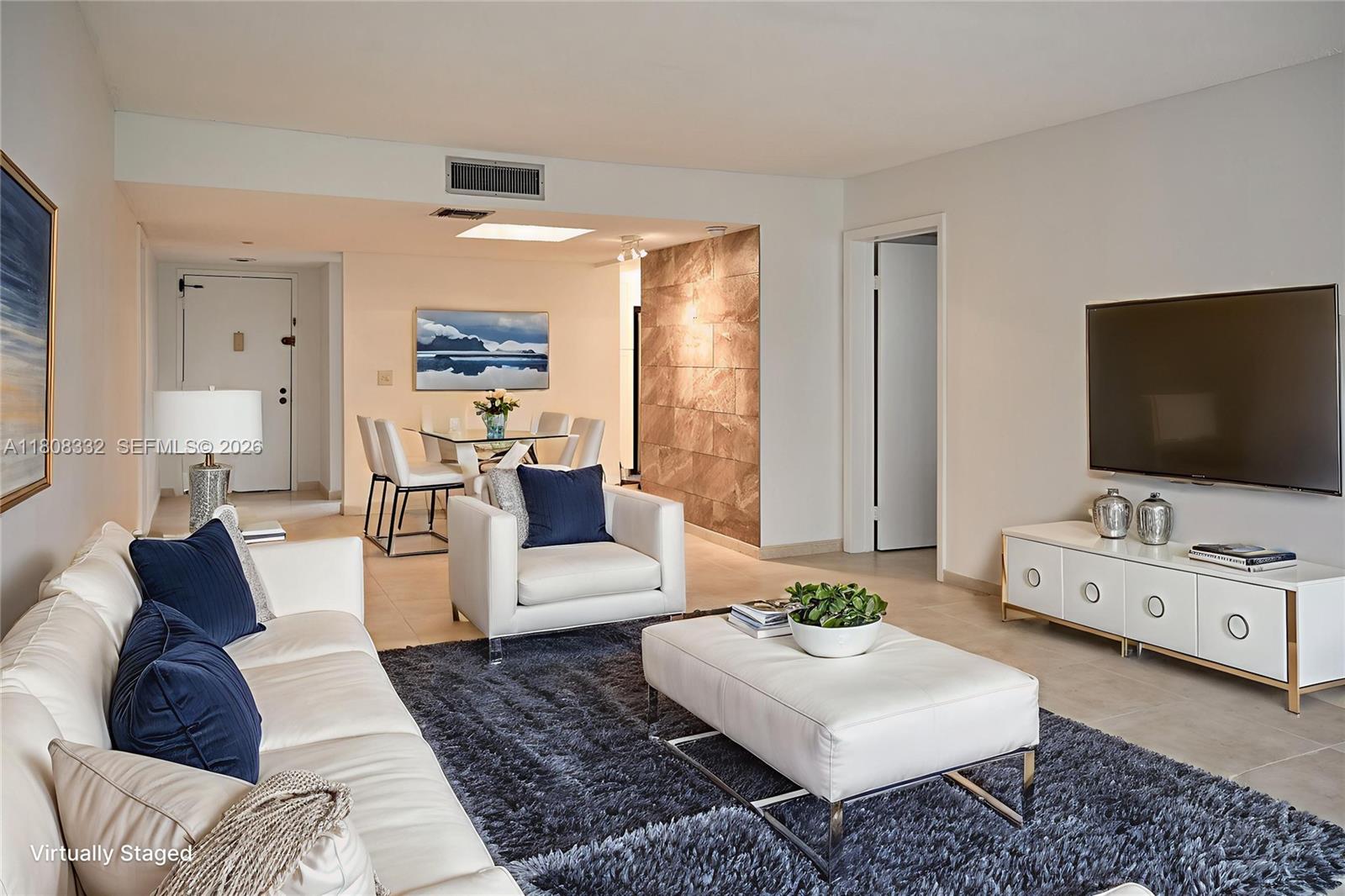 BLDG 5 OF COUNTRY CLUB AP - Residential