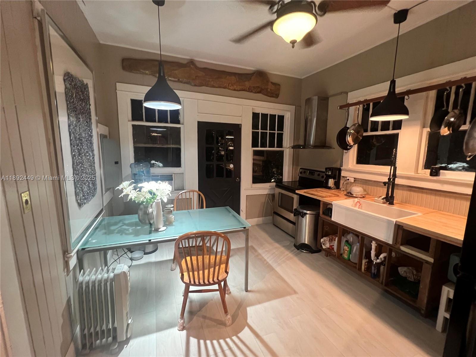 CORAL GABLES RIVIERA SEC - Residential