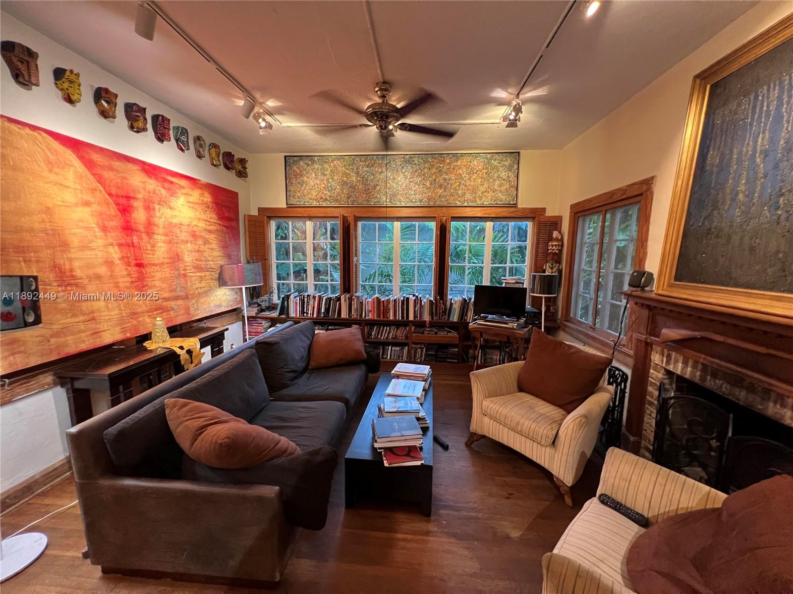 CORAL GABLES RIVIERA SEC - Residential