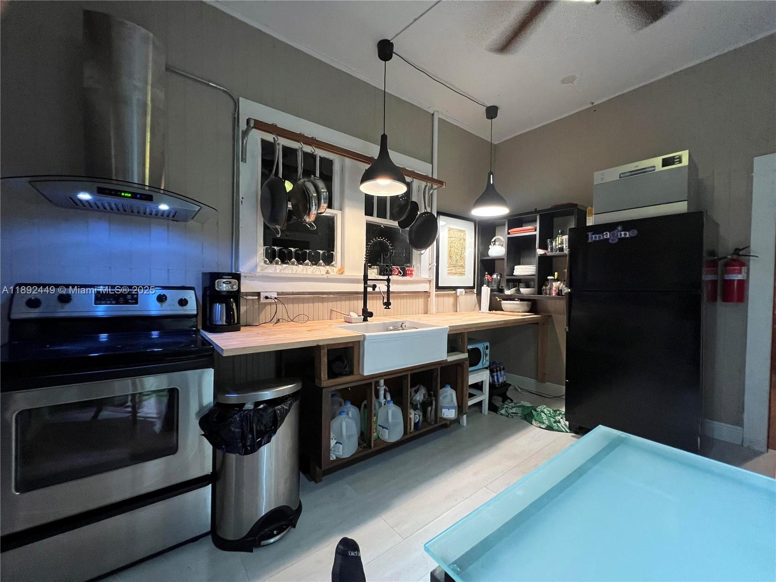 CORAL GABLES RIVIERA SEC - Residential