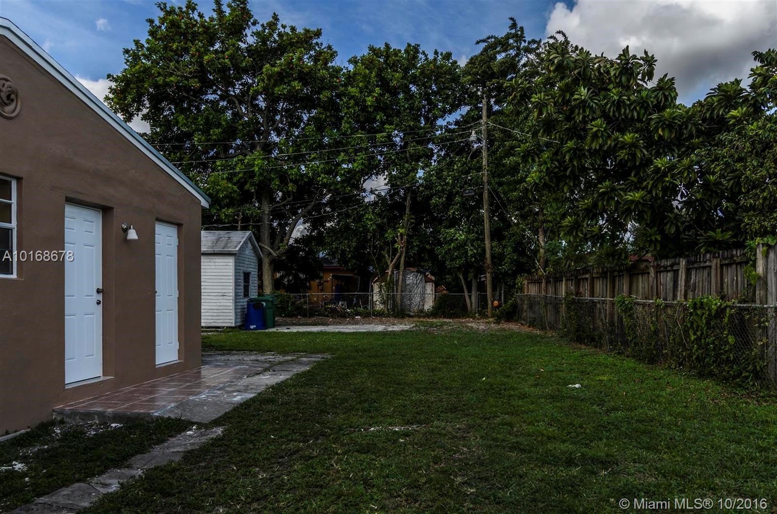 Randall Park 1st Add - Residential