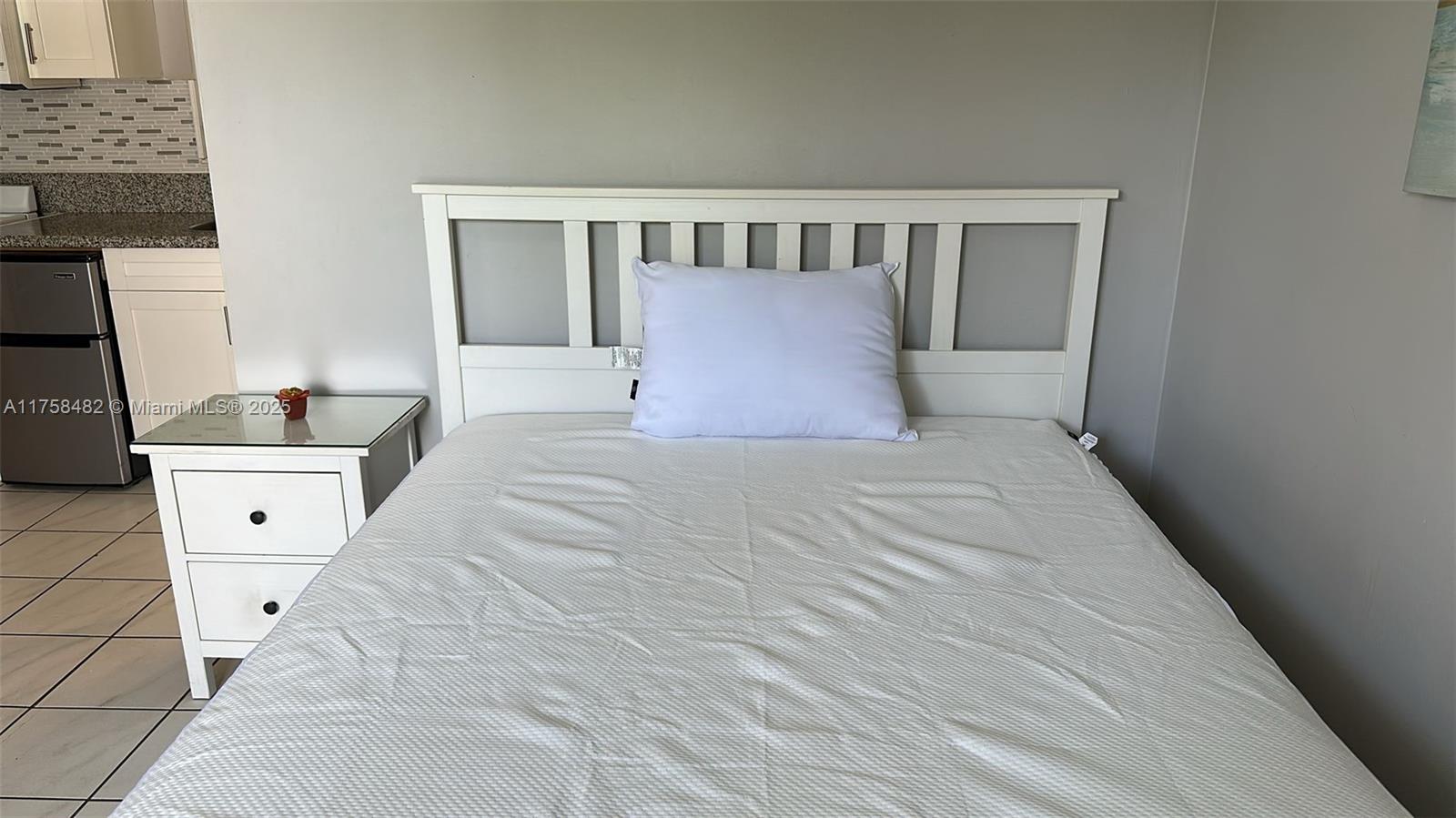 ISLE OF VENICE APTS INC C - Residential Lease
