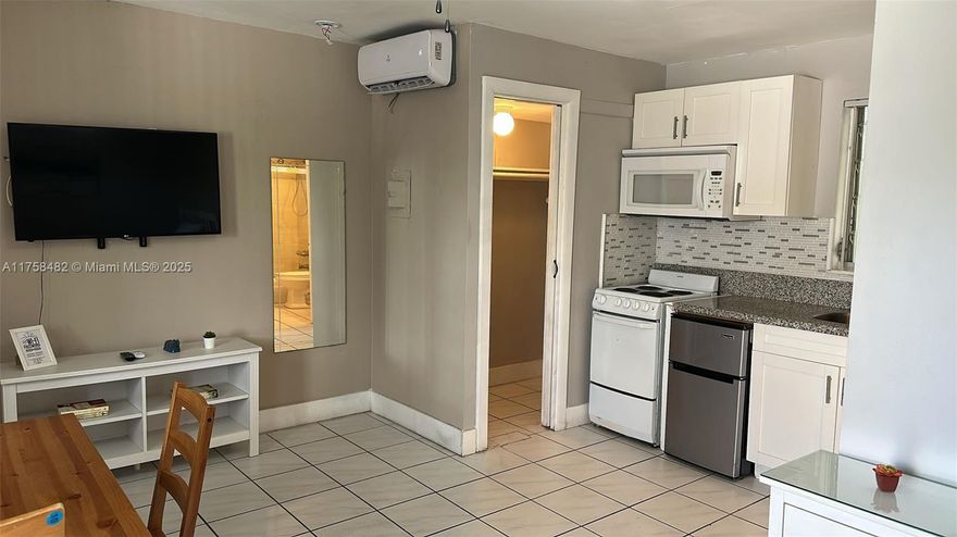 Nice studio available for rent. Building under construction. Pool is closed.