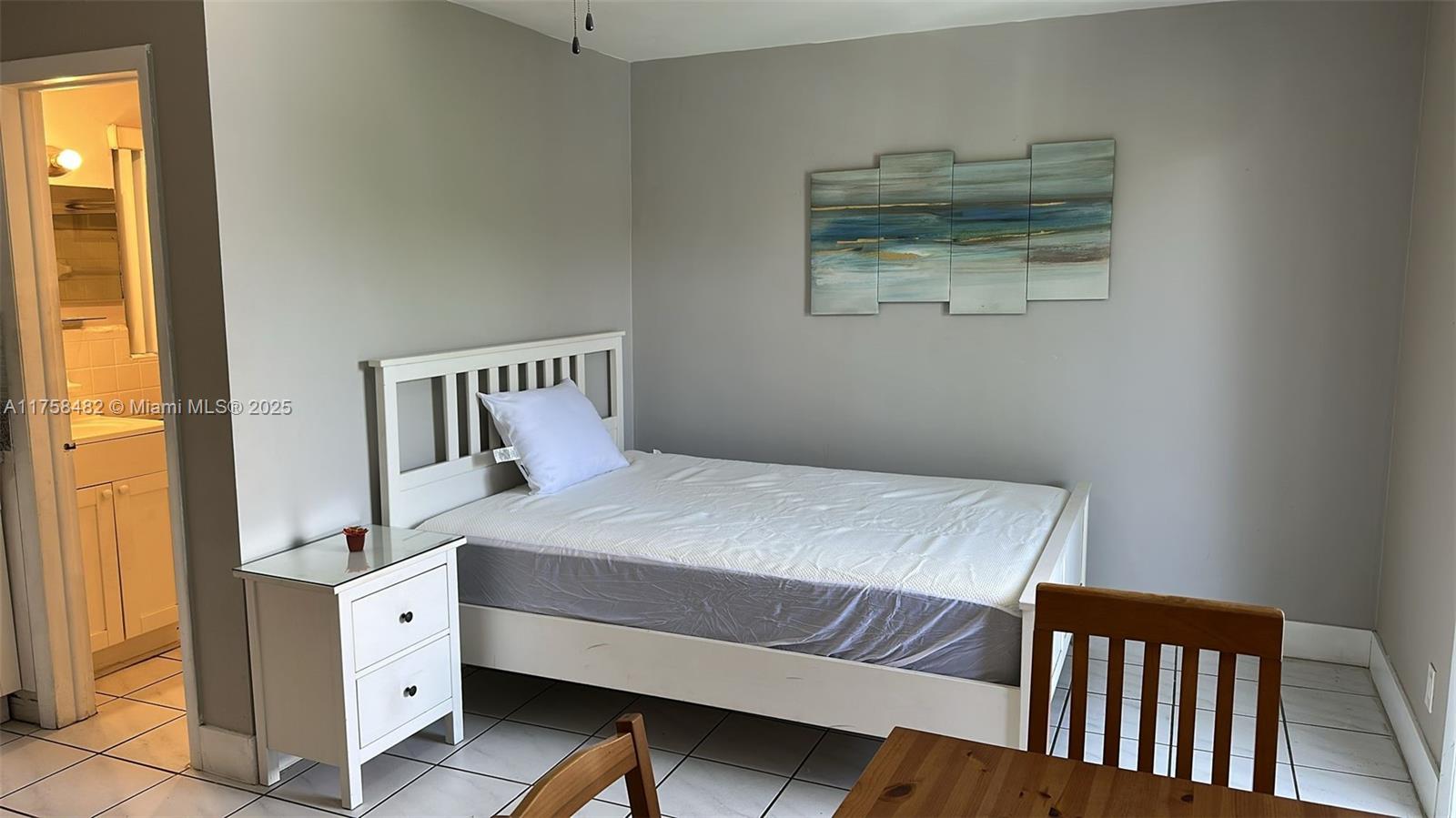 ISLE OF VENICE APTS INC C - Residential Lease