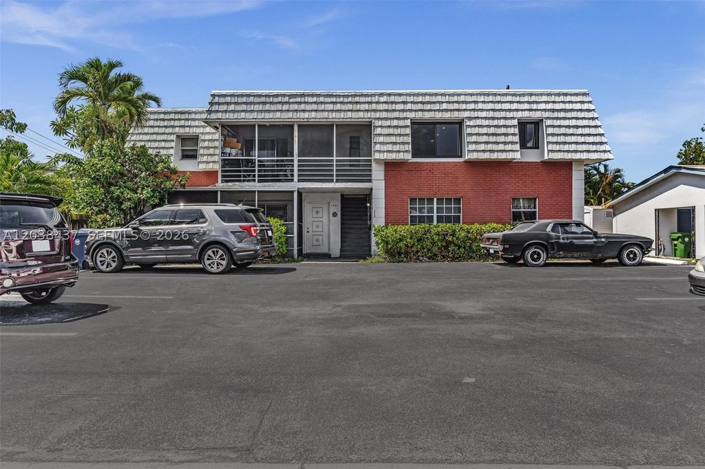 Photo of 1924 NE 26th St #4, Wilton Manors, FL 33305 (MLS # A12038437)