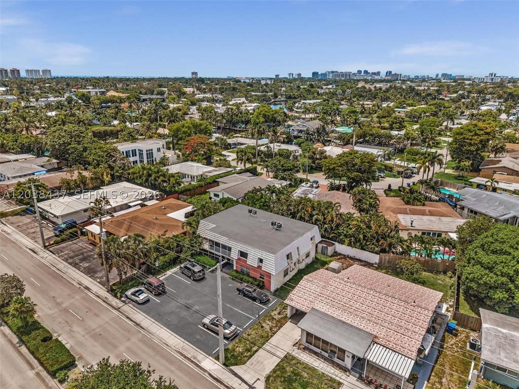 Photo of 1924 NE 26th St #4, Wilton Manors, FL 33305 (MLS # A12038437)