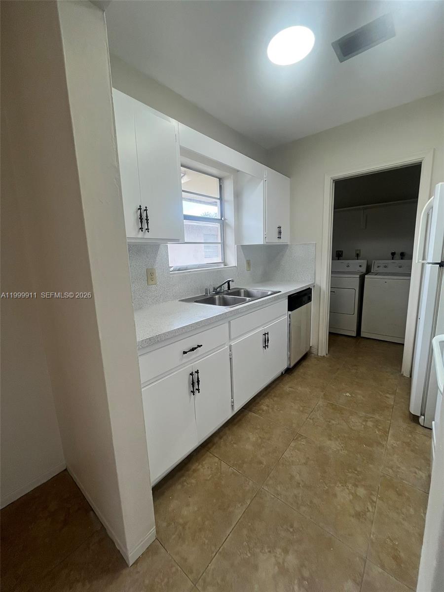 HOLLYWOOD BEACH GARDENS - Residential Income