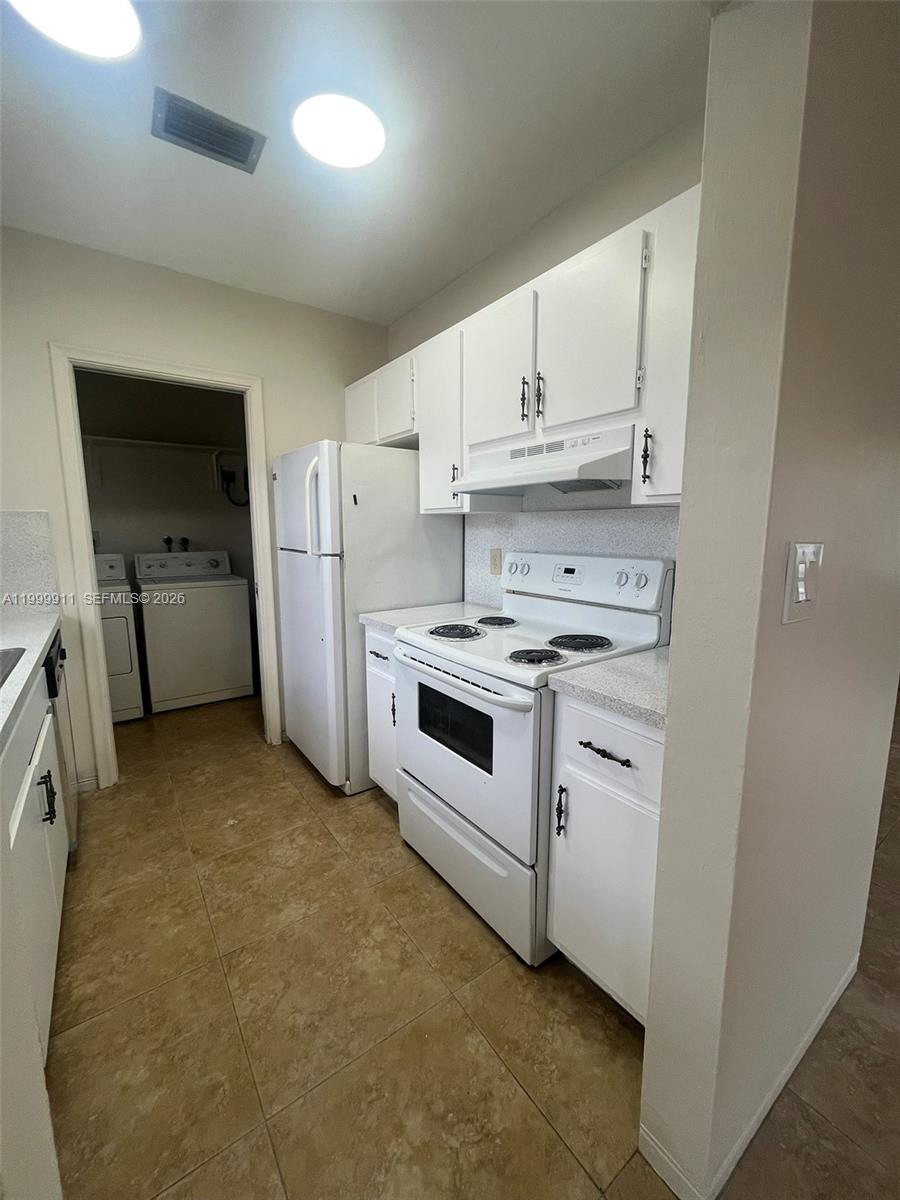 HOLLYWOOD BEACH GARDENS - Residential Income