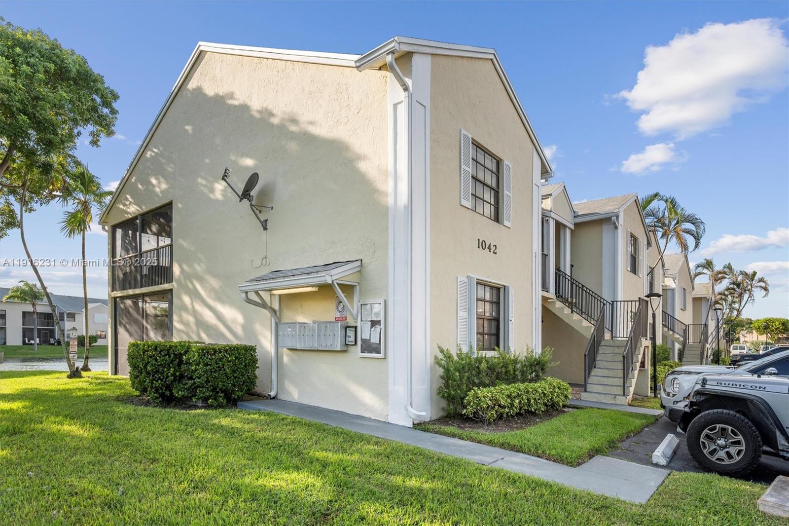 LAKESHORE CONDO #2 - Residential