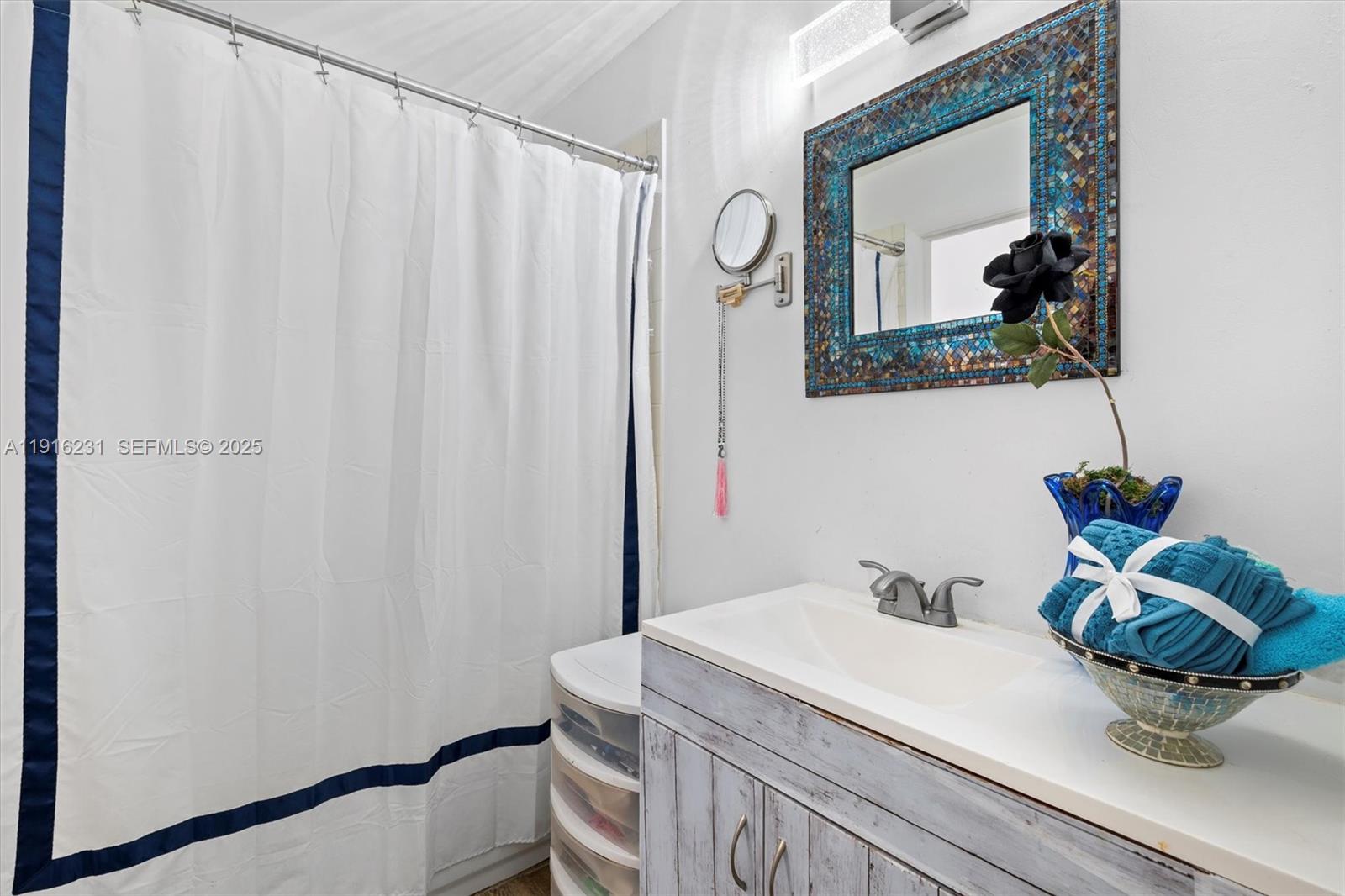 LAKESHORE CONDO #2 - Residential