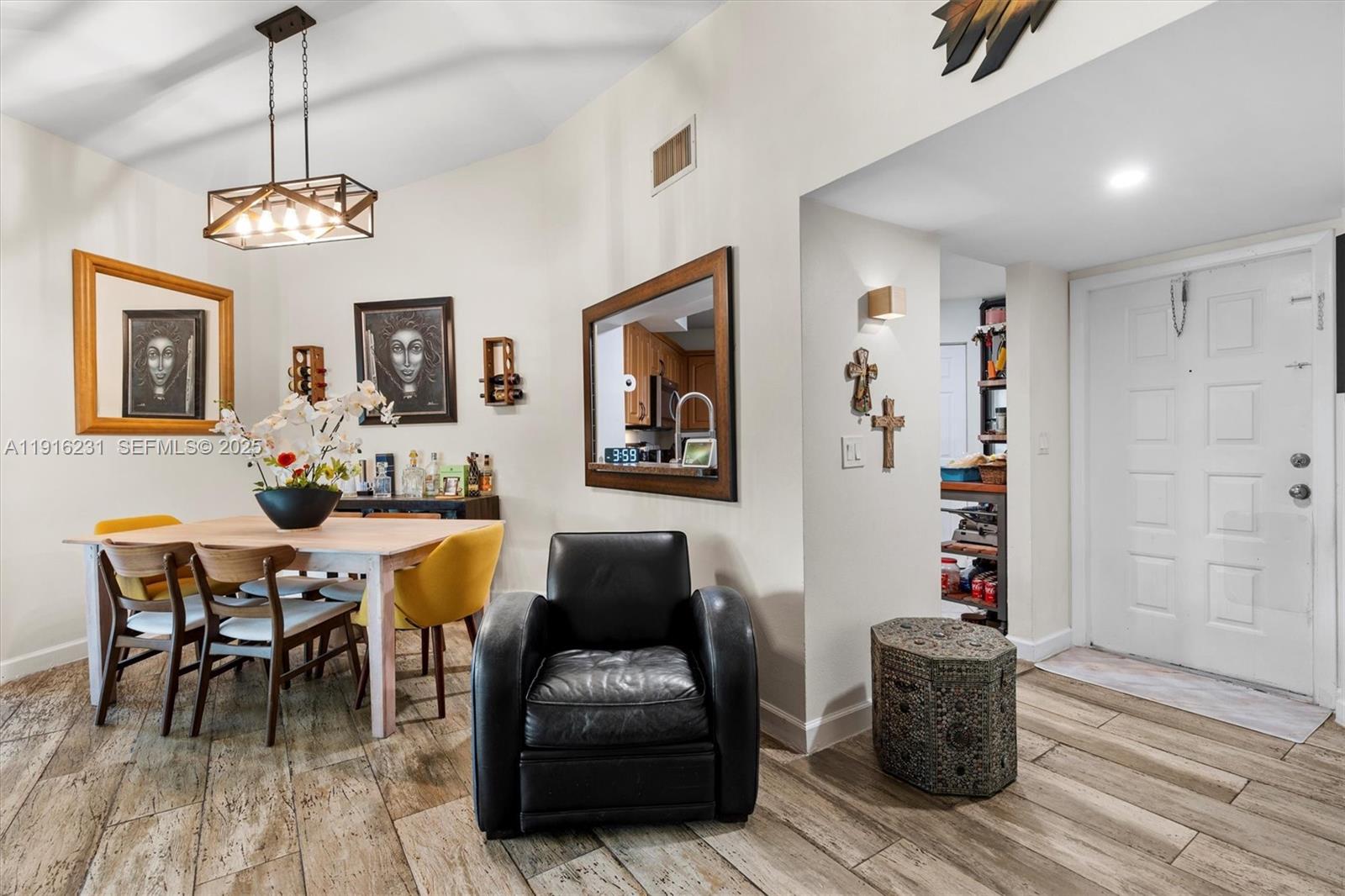 LAKESHORE CONDO #2 - Residential