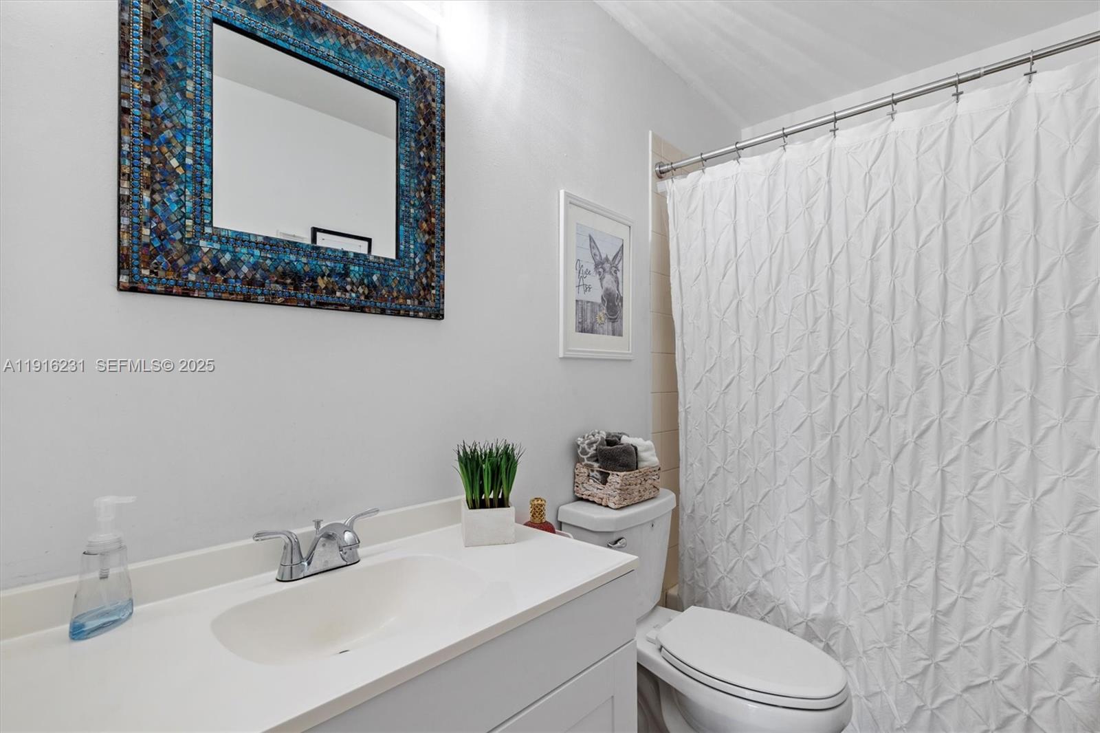 LAKESHORE CONDO #2 - Residential