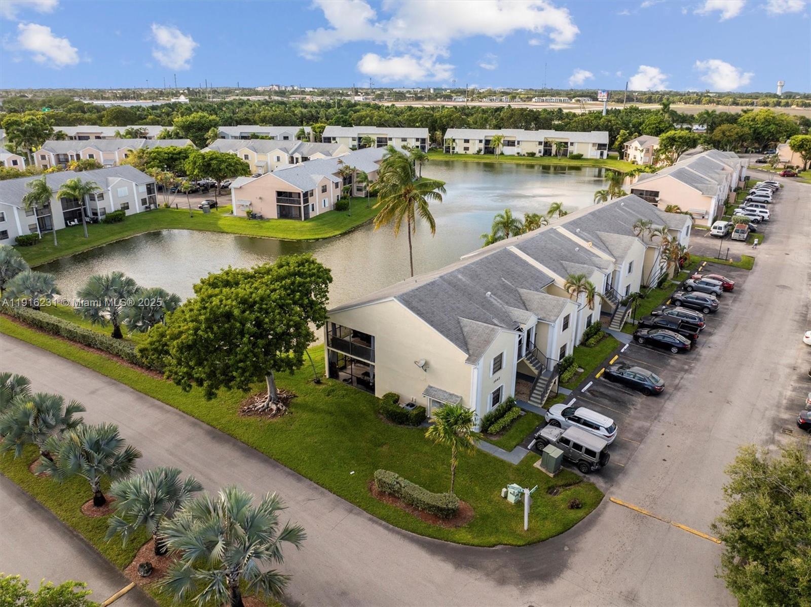 LAKESHORE CONDO #2 - Residential