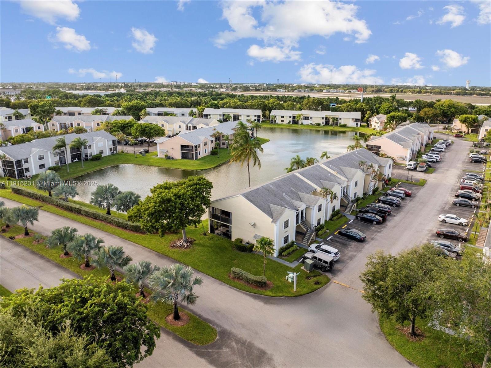 LAKESHORE CONDO #2 - Residential