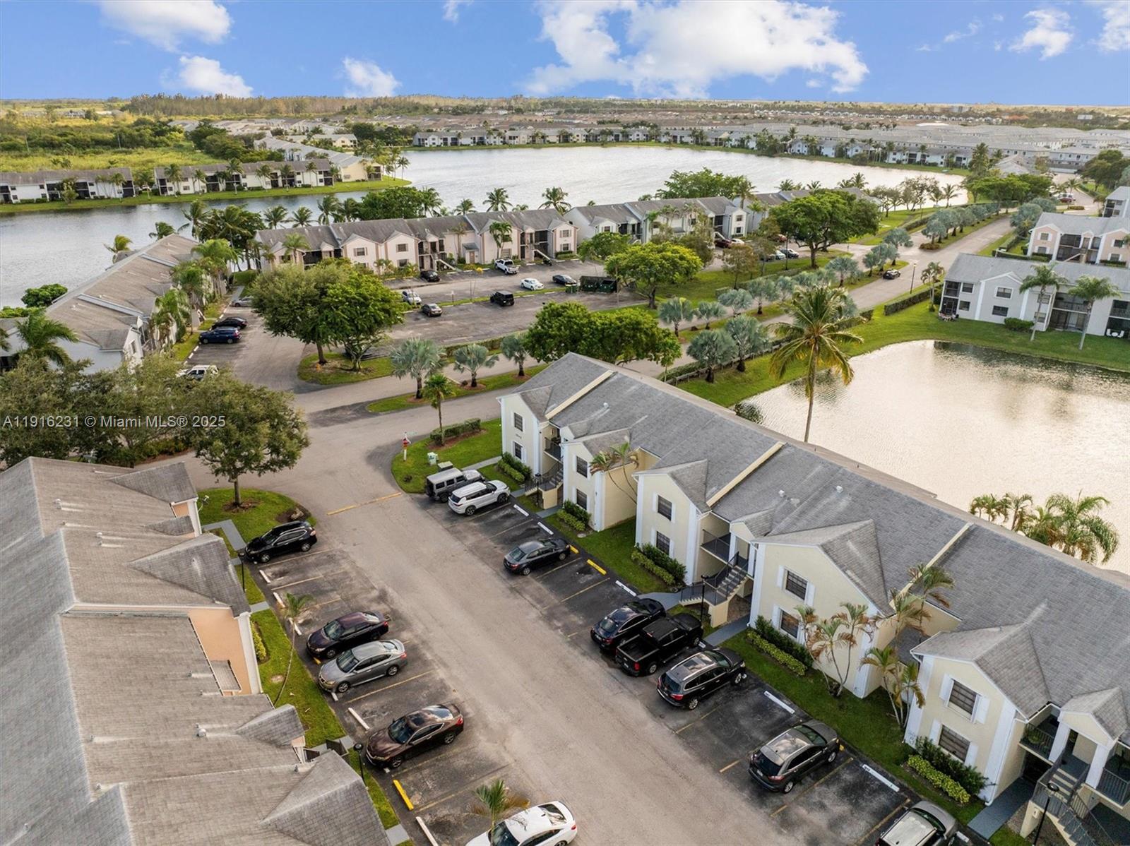 LAKESHORE CONDO #2 - Residential