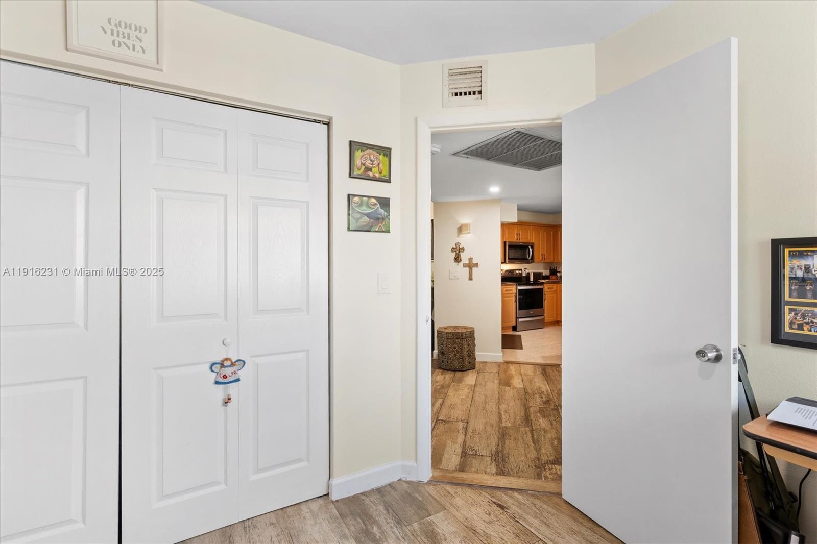 LAKESHORE CONDO #2 - Residential