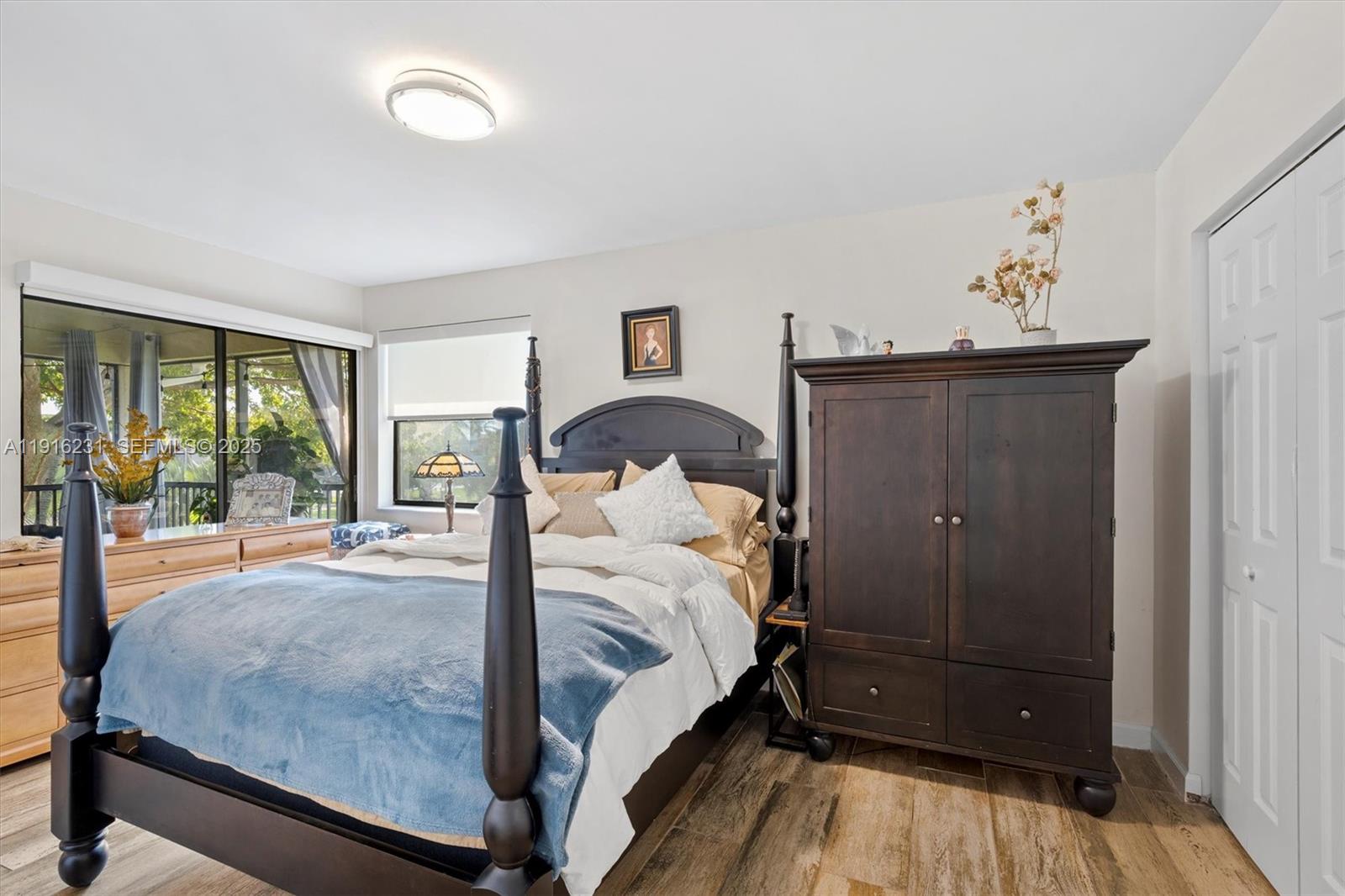 LAKESHORE CONDO #2 - Residential