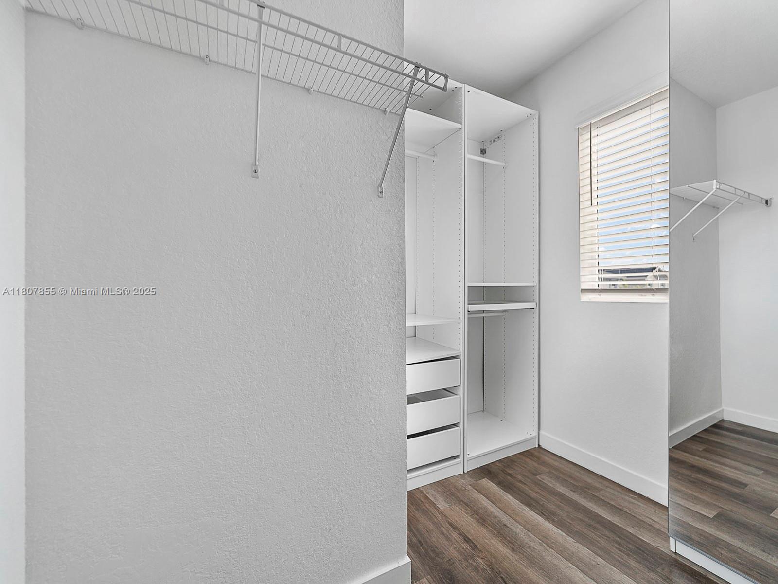 ROYAL HOMES WEST - Residential