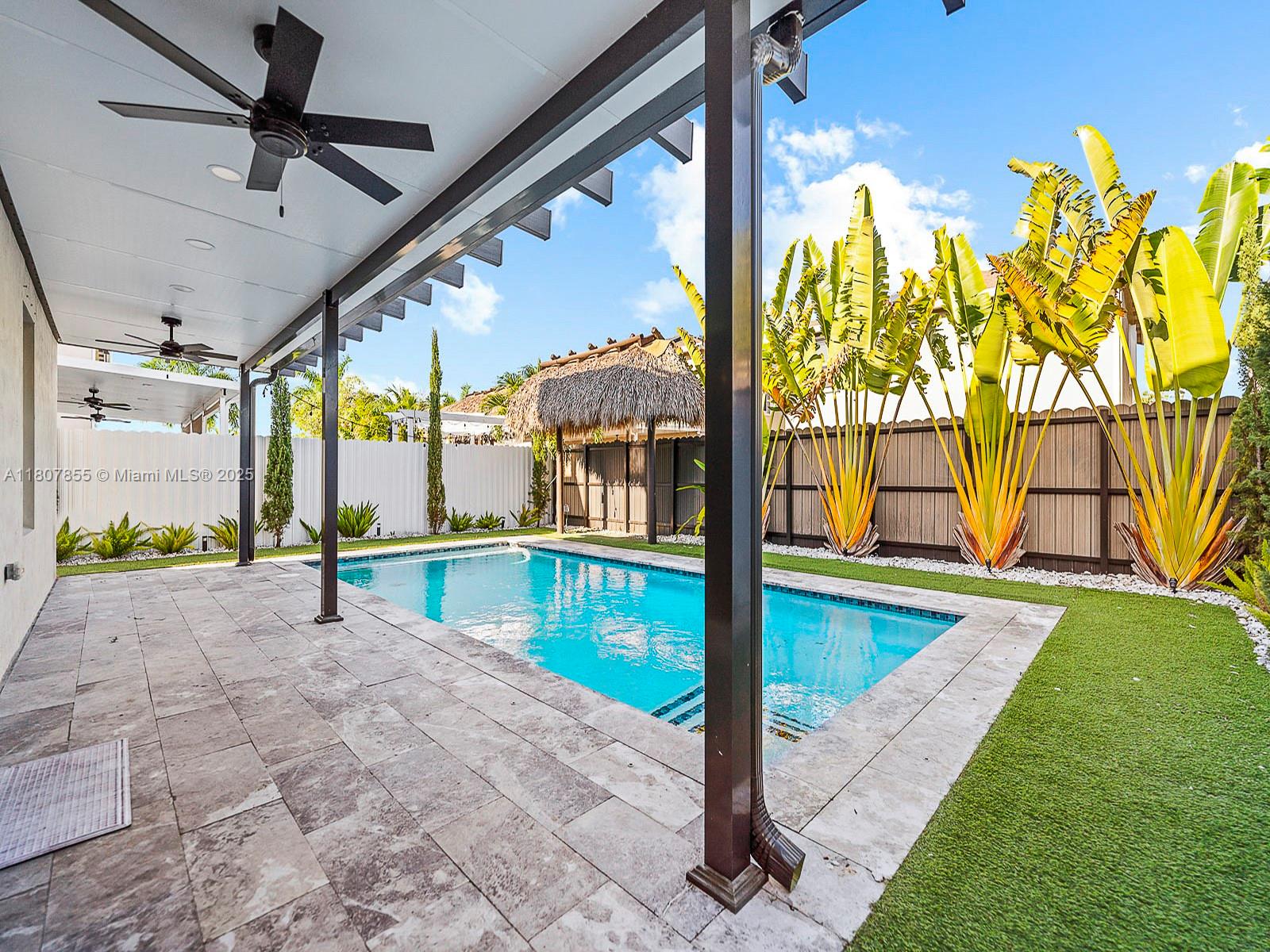 ROYAL HOMES WEST - Residential