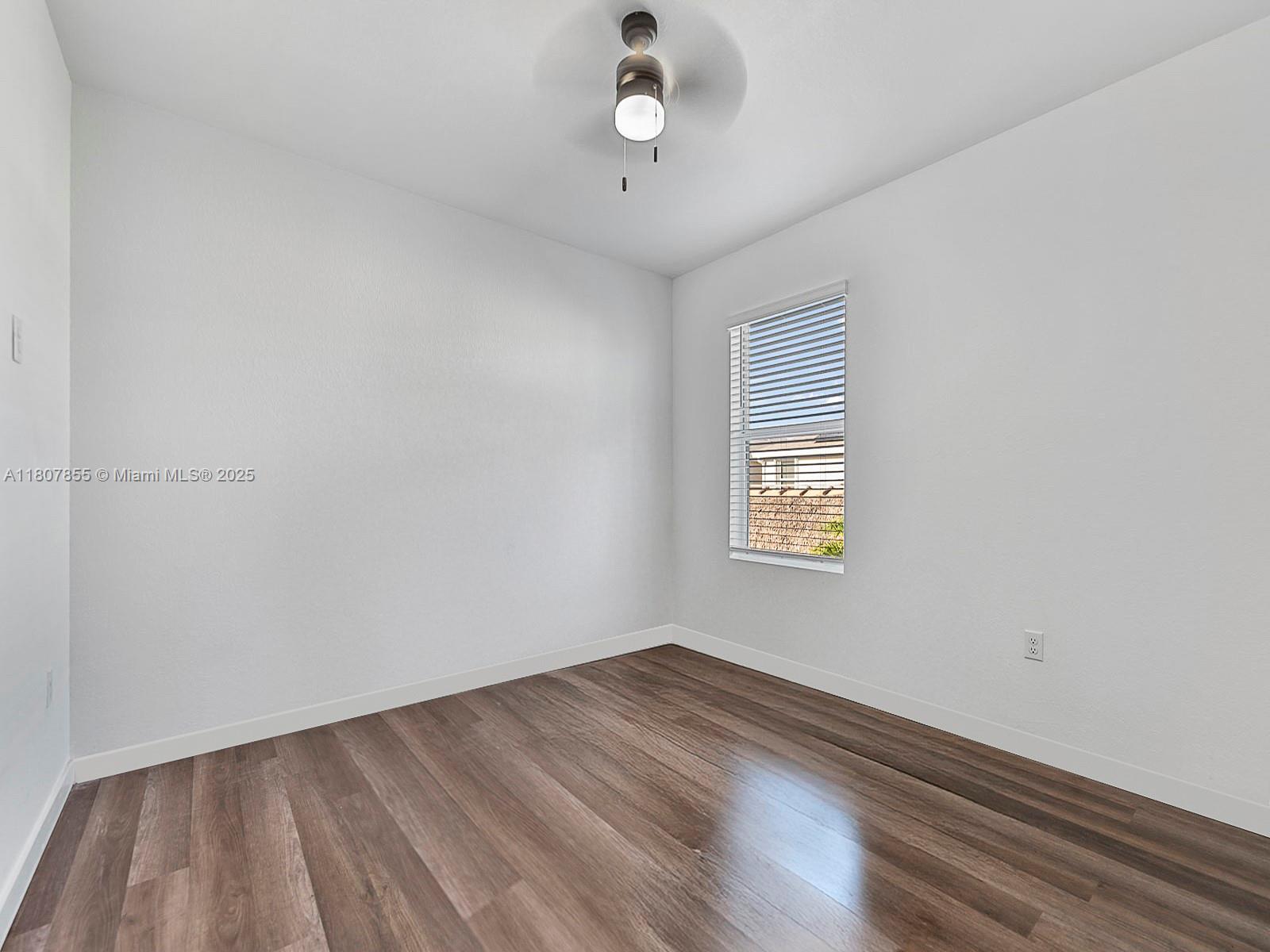 ROYAL HOMES WEST - Residential