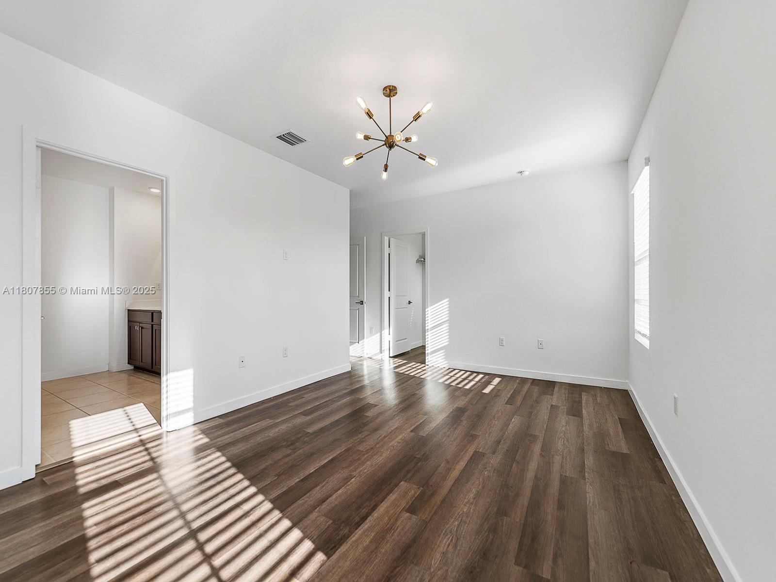 ROYAL HOMES WEST - Residential