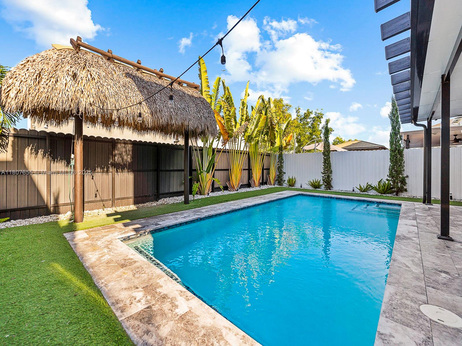 ROYAL HOMES WEST - Residential