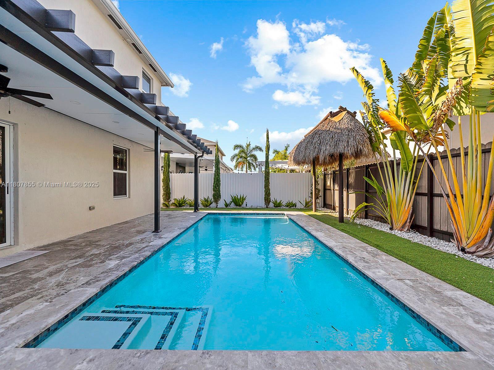 ROYAL HOMES WEST - Residential