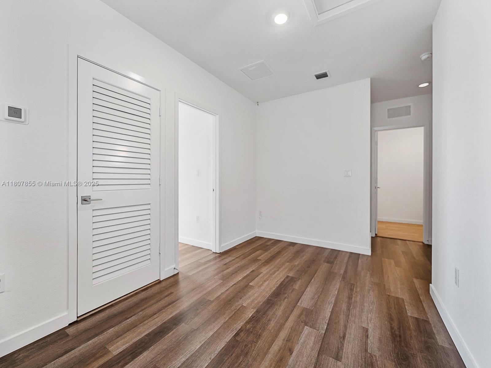 ROYAL HOMES WEST - Residential