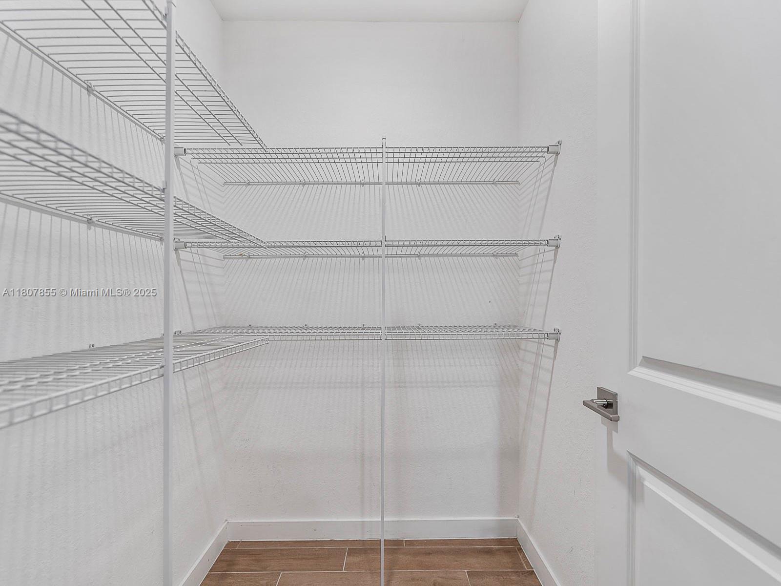 ROYAL HOMES WEST - Residential