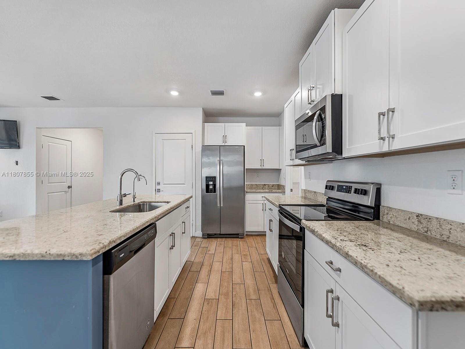 ROYAL HOMES WEST - Residential