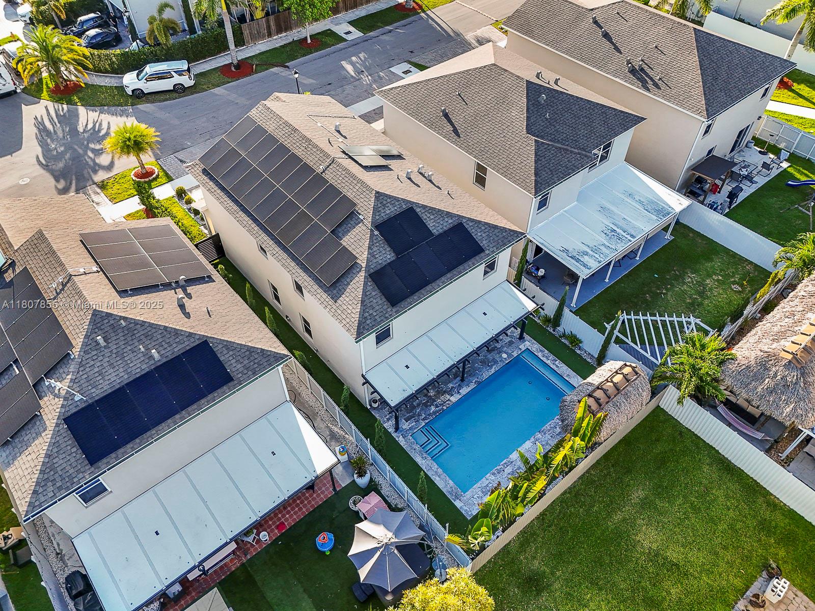 ROYAL HOMES WEST - Residential