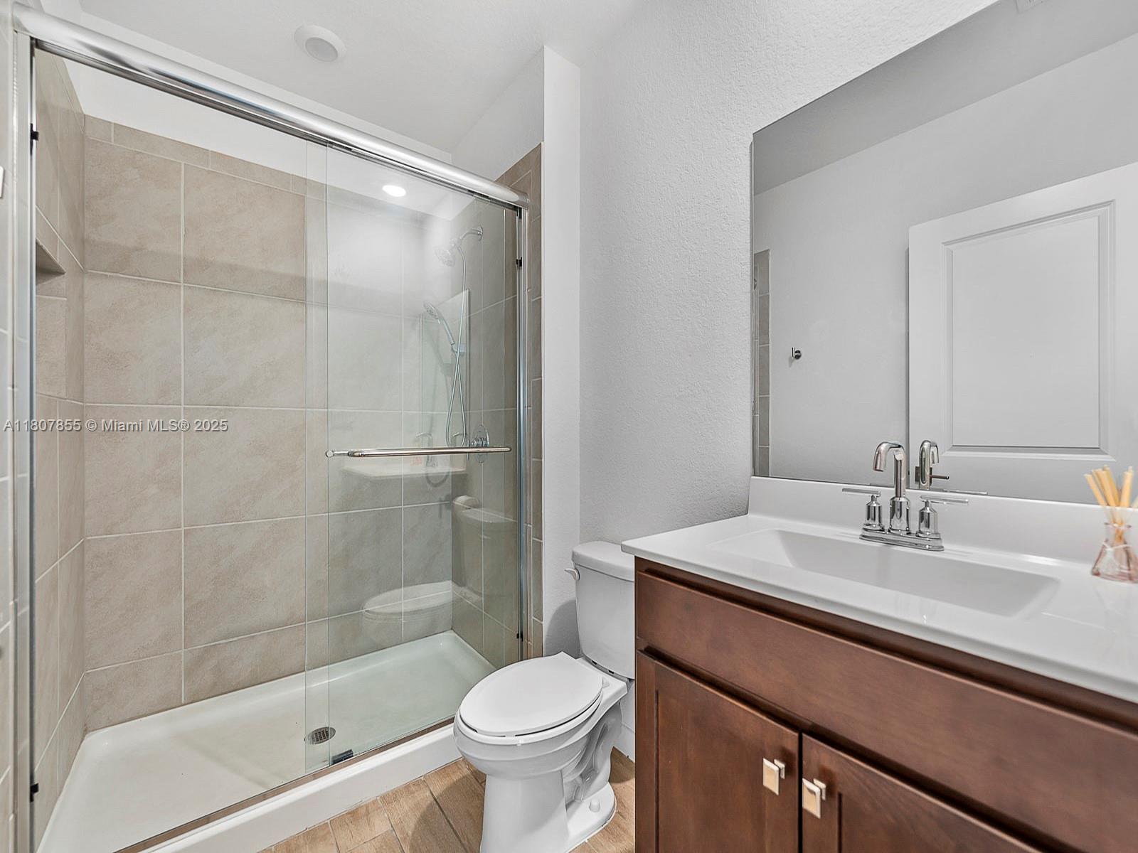 ROYAL HOMES WEST - Residential