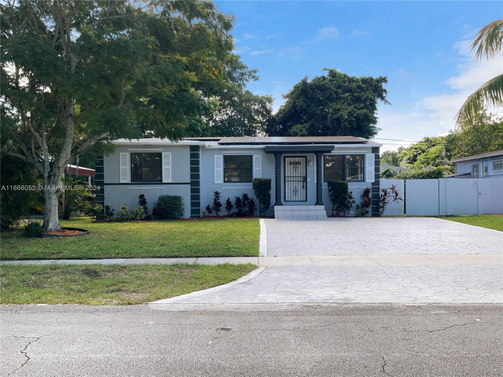 910 Ne 155th Ter Ter, North Miami Beach, Miami-Dade County, Florida - 3 Bedrooms  
2 Bathrooms - 