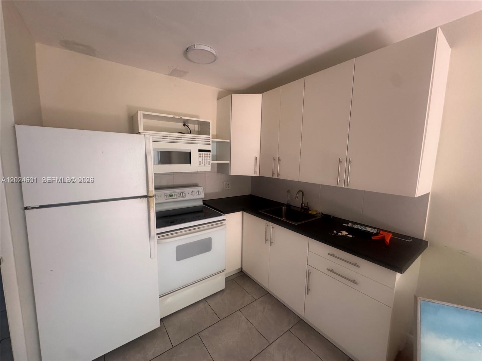 LAUDERDALE BEACH - Residential Lease