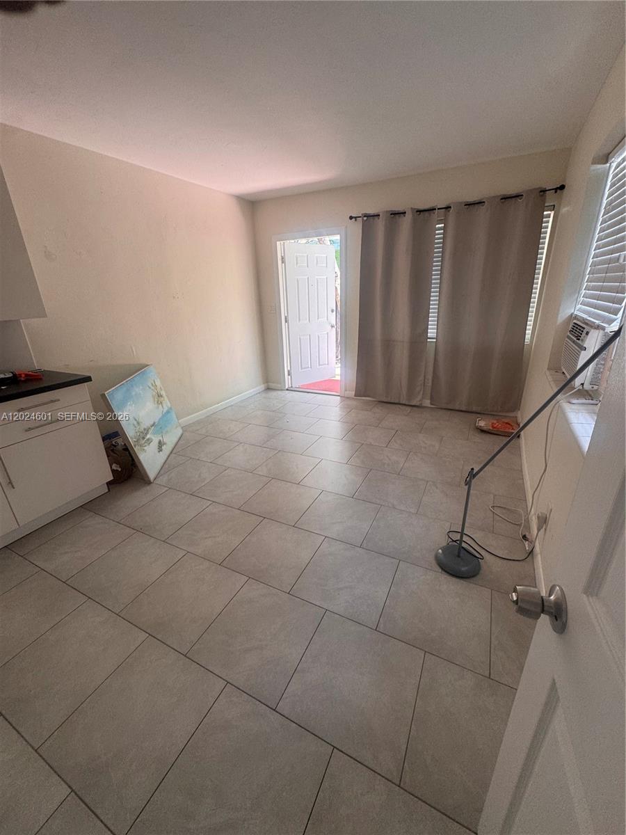 LAUDERDALE BEACH - Residential Lease