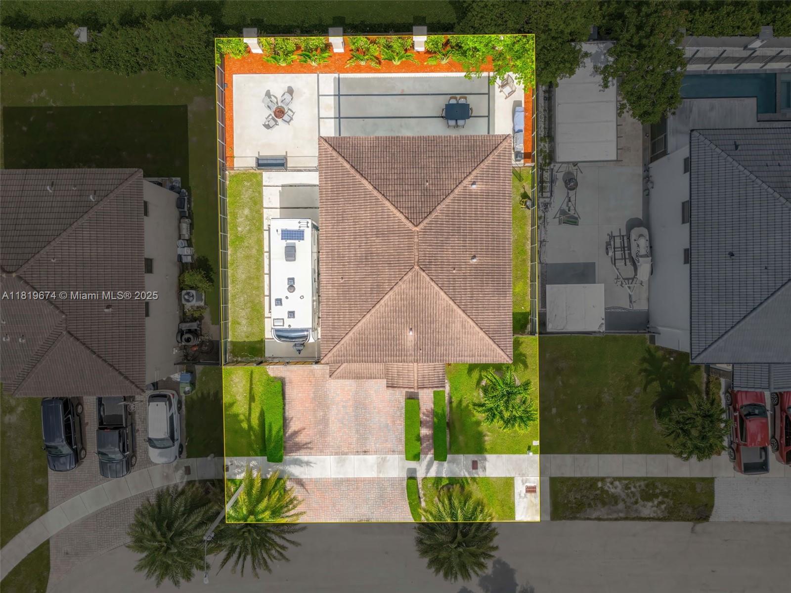 A H AT TURNPIKE SOUTH - Residential