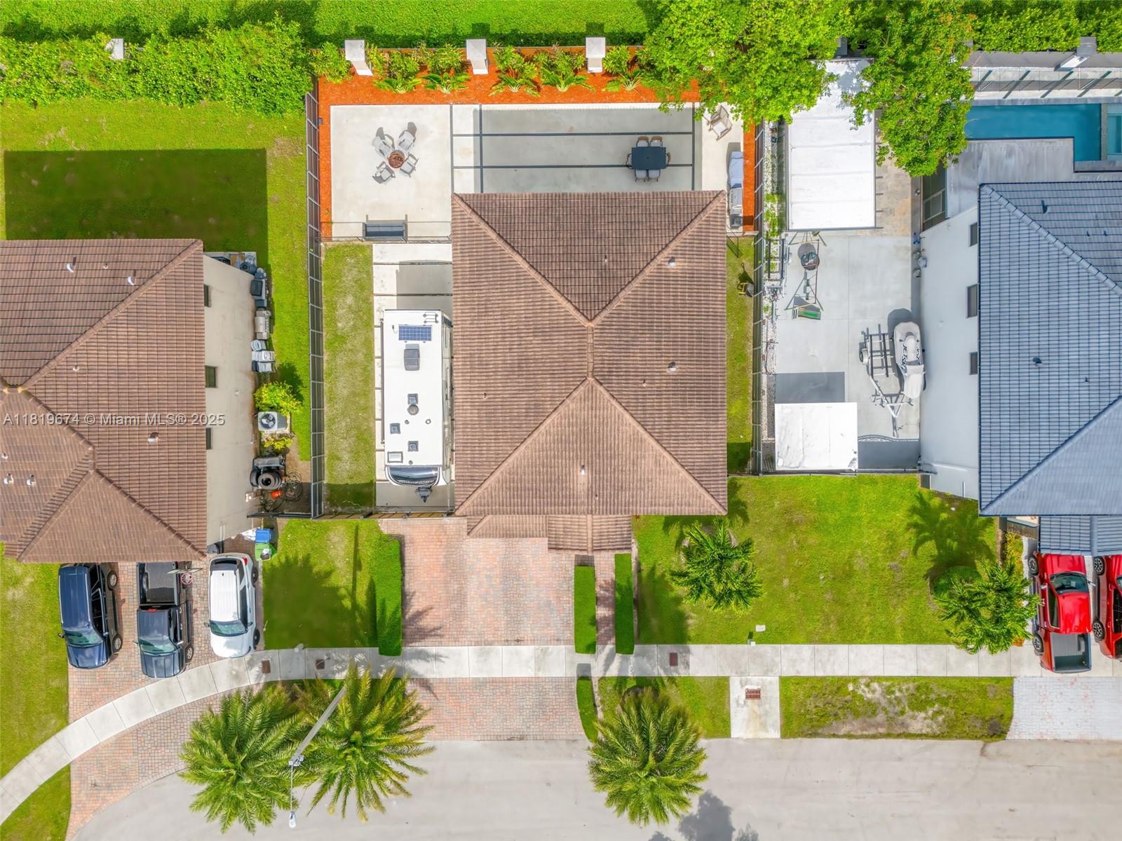 A H AT TURNPIKE SOUTH - Residential