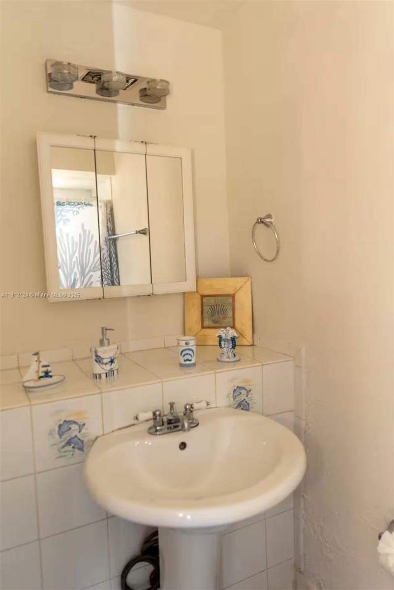 ARETA ESTS SEC 6 - Residential Lease