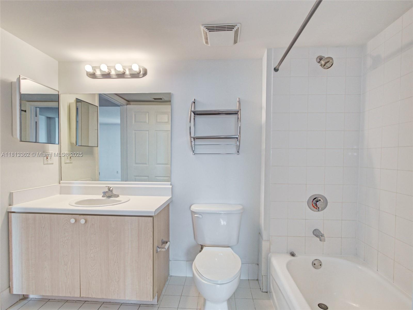THE ASTON CONDO - Residential