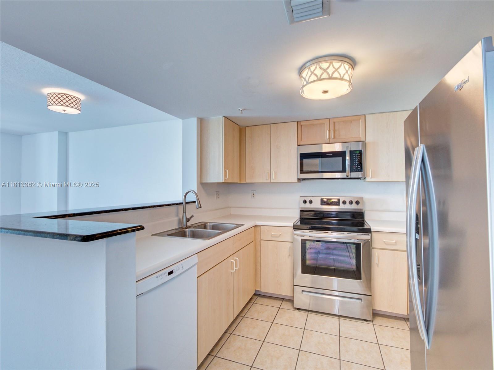 THE ASTON CONDO - Residential