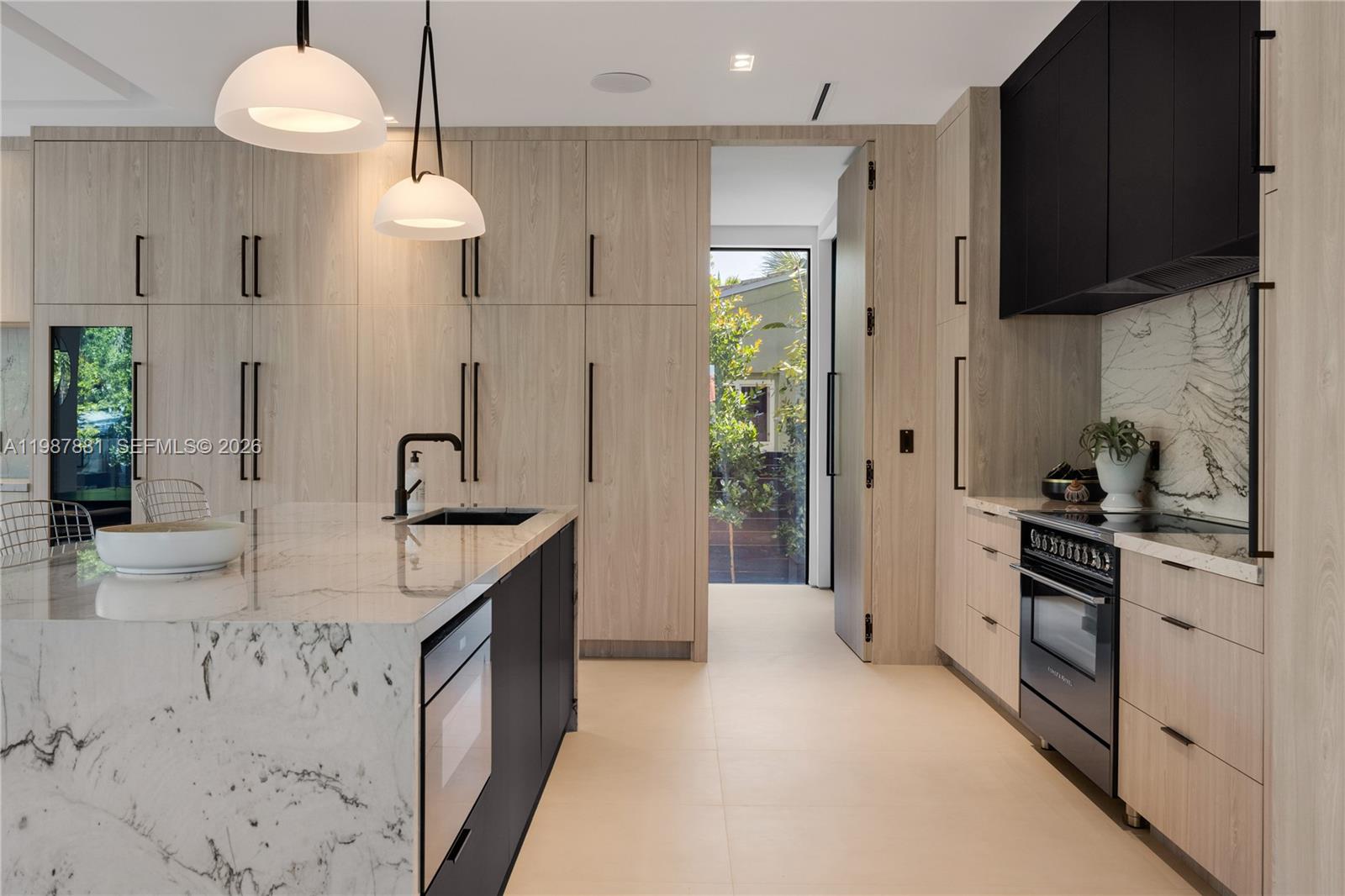 BELLE MEADE OF MIA SEC 1 - Residential