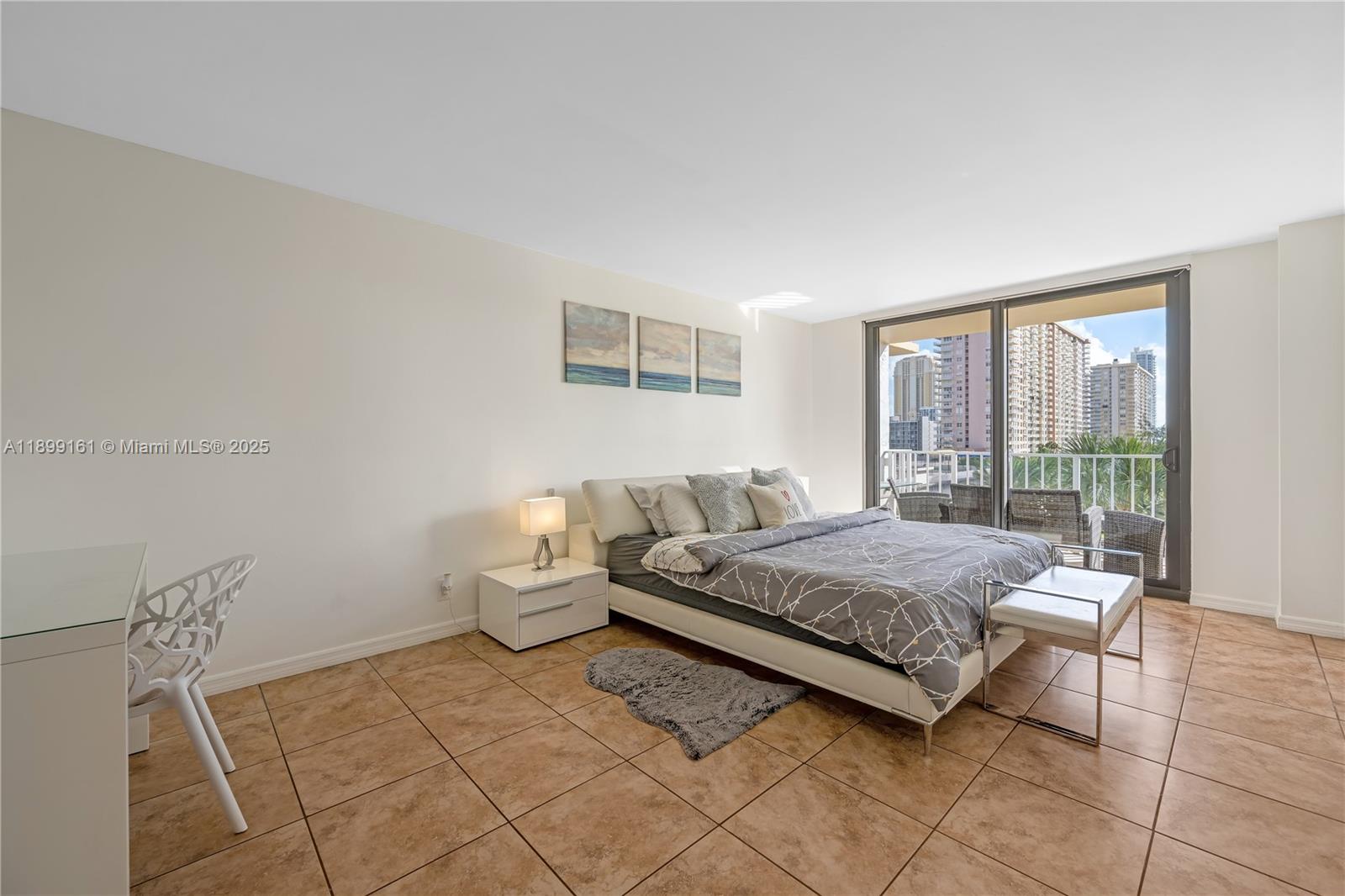 WINSTON TOWERS 700 CONDO - Residential