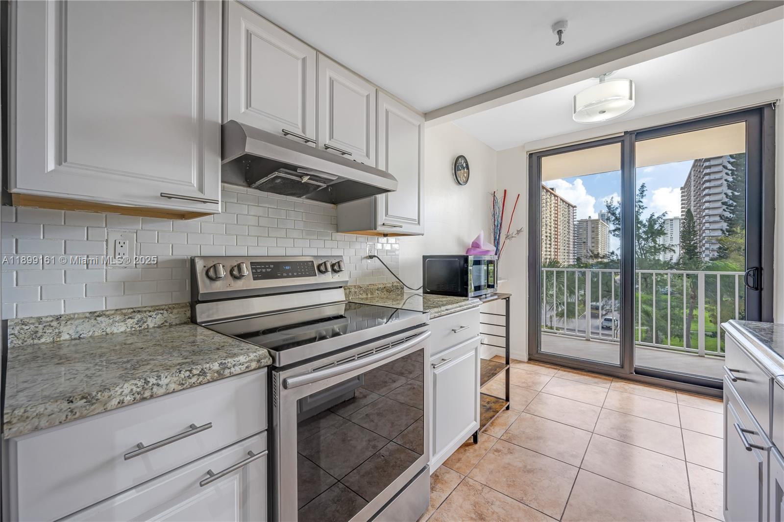 WINSTON TOWERS 700 CONDO - Residential