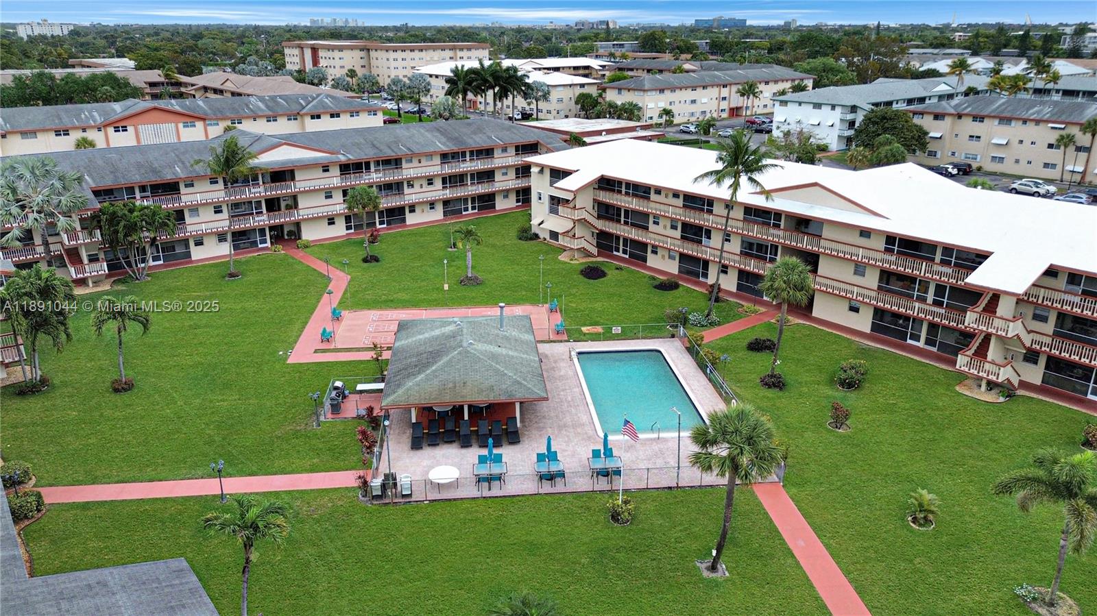 BEVERLY HILLS CONDO NUMBE - Residential