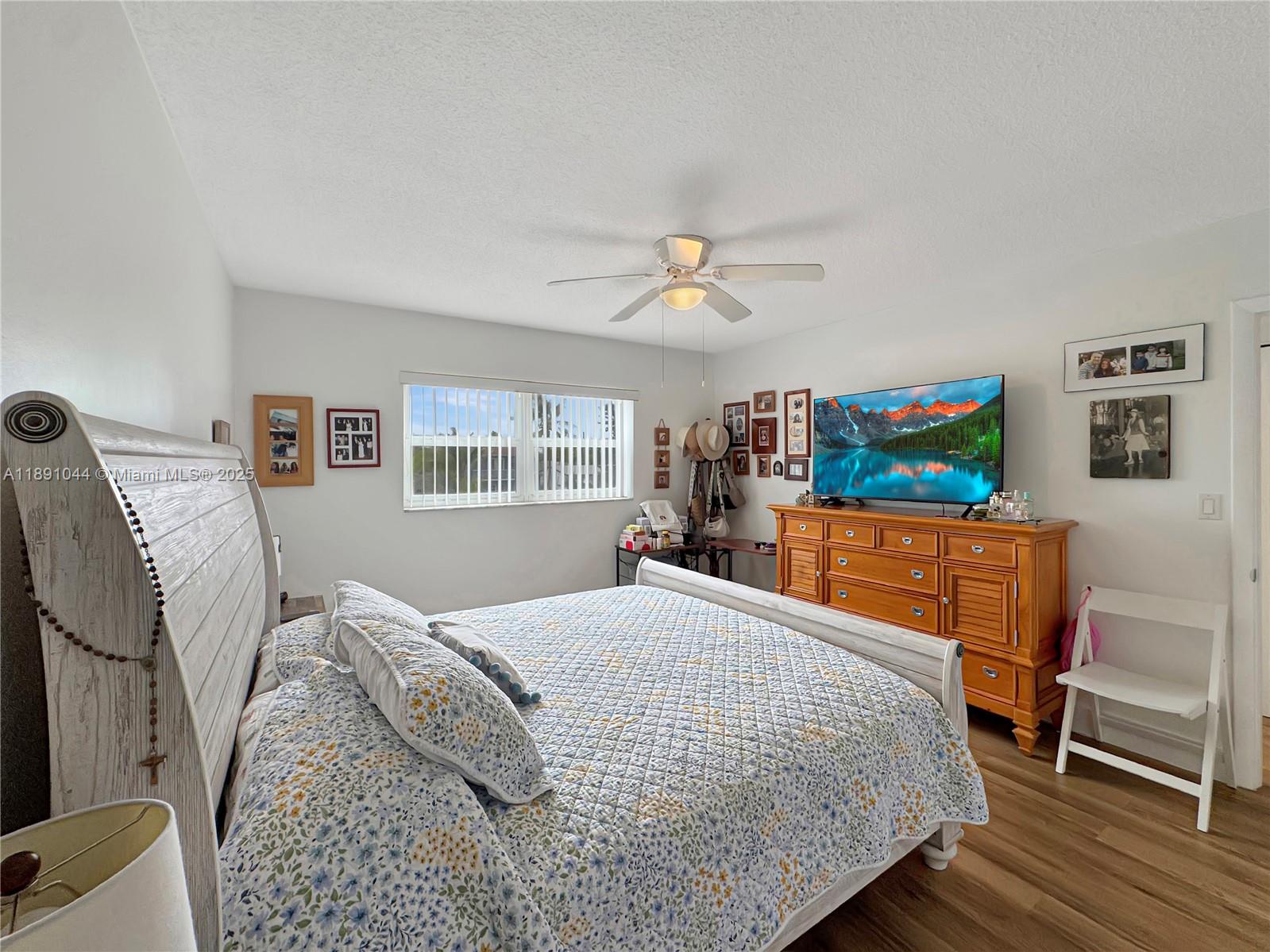 BEVERLY HILLS CONDO NUMBE - Residential